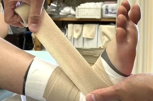 様々な薬剤の中から最適なものを選びます